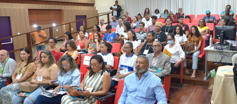 Seminário nacional dialoga sobre educação científica, tecnológica e geográfica em escolas periféricas urbanas